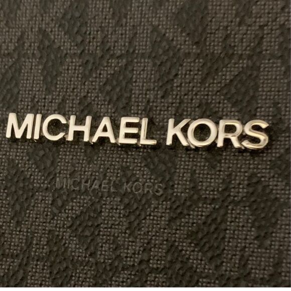 Michael Kors Charlotte Large Tote Gray Monogram and Black Leather - Picture 2 of 13